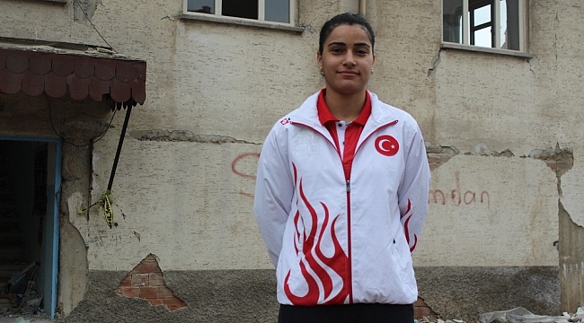 Milli badmintoncu Aliye, Elazığ Belediyespor'da