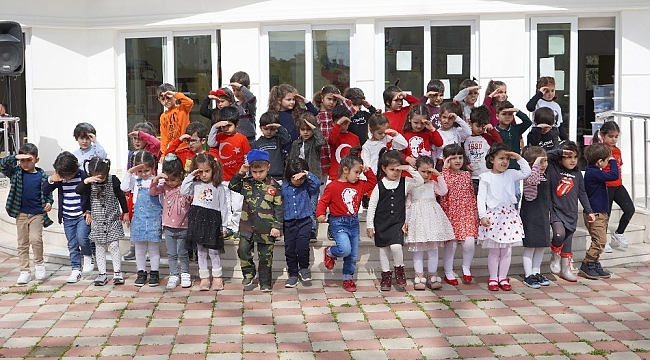 Miniklerden Çanakkale gösterisi