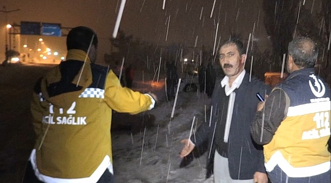 Muş'ta trafik kazasında kafası kanayan sürücü acısını unutup aracının derdine düştü
