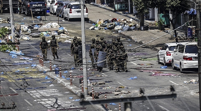 Myanmar'da protestoculara gerçek mermiyle müdahale: 4 yaralı