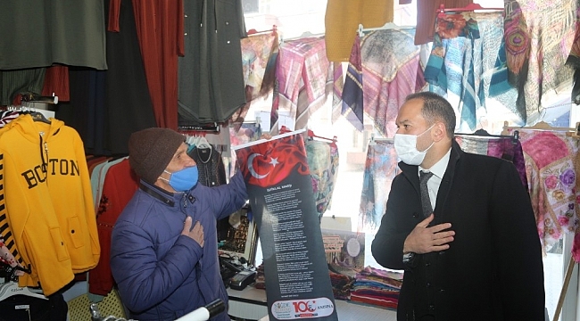 Niğde Belediye Başkanı Özdemir'den İstiklal Marşı'nın 100. yılında anlamlı hediye