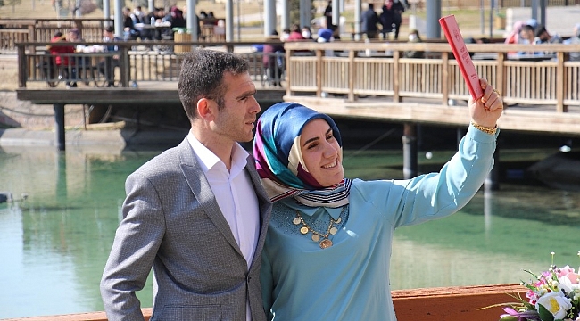 Normalleşme sürecinin ilk gününde çiftlerin nikah sevinci