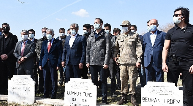 Nusaybin'de 34 yıl önce terör örgütünce katledilenler mezarları başında anıldı