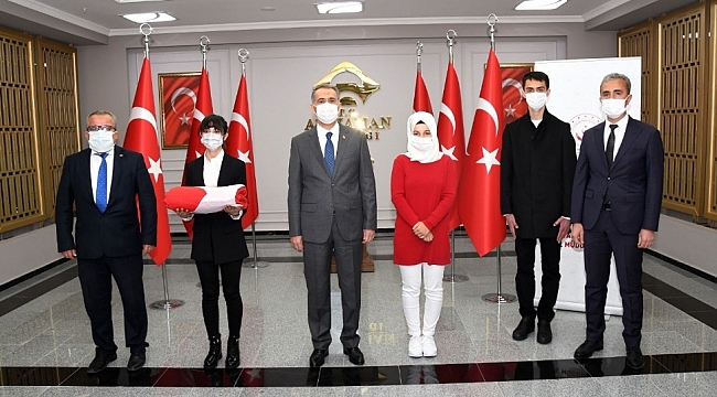 Okuduğu İstiklal Marşı ile duygusal anlar yaşattı