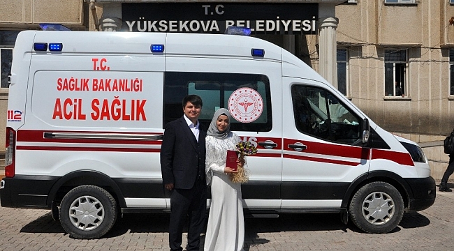 Ordulu sağlıkçı Yüksekova'da nikâh masasına oturdu