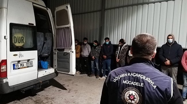 Osmaniye'de 22 düzensiz göçmen yakalandı