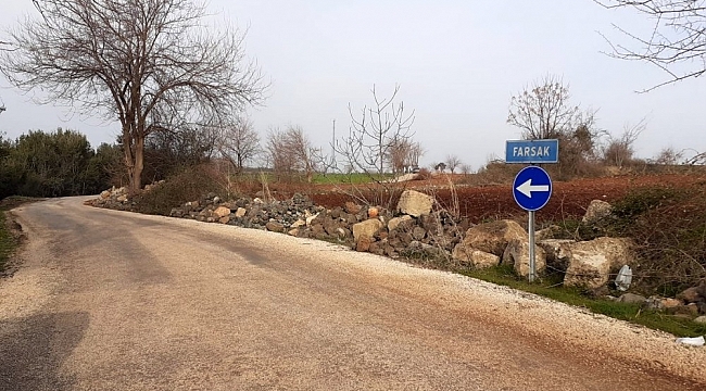 Osmaniye'de pes dedirten hırsızlık, trafik işaret tabelalarını çaldılar