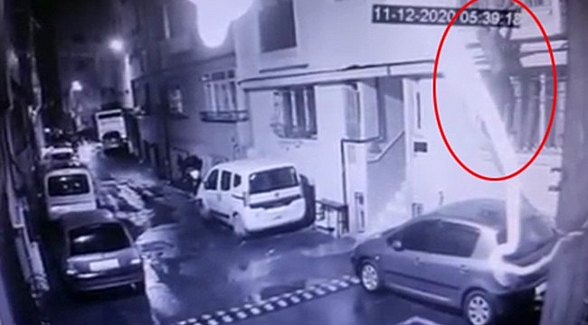 Pencere korkuluklarından tırmanıp eve giren hırsız kamerada