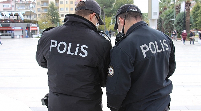 Polis şüphesinde haklı çıktı, göçmen kaçakçısı yakalandı