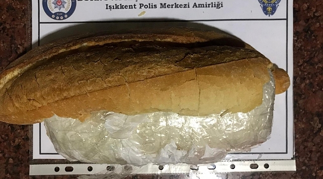 Polisin şüphesi 'ekmek arasına gizlenmiş uyuşturucuyu' ortaya çıkardı
