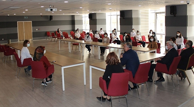 Prof. Dr. Levent, Sağlık Bilimleri Fakültesi öğrencilerini ziyaret etti