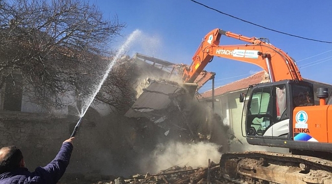 Pursaklar metruk yapılardan arındırılıyor