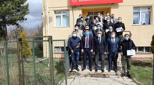 "Etkin ve Verimli Sulama Sistemleri Eğitimi"ne katılan 36 çiftçiye belgeleri teslim edildi