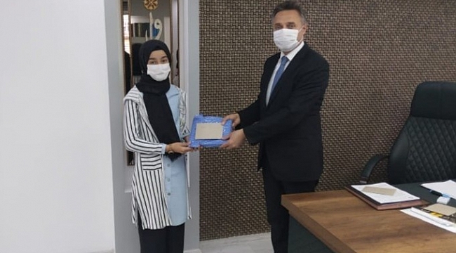 "On Kıta Bir Vatan İlelebet İstiklal" temalı yarışmada ödüller verildi