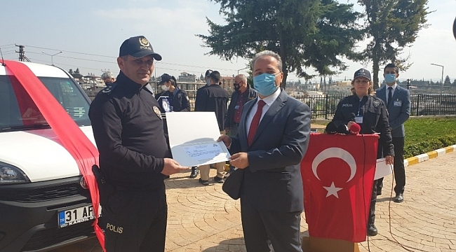 Reyhanlı'da esnaf ve iş adamlarından emniyete araç