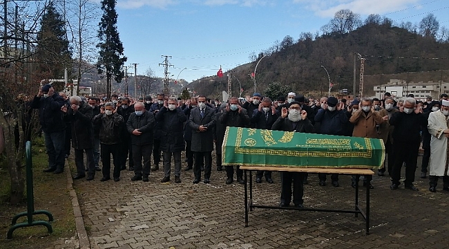Rizeli hayırsever iş adamı Tahsin Usta, babası ve oğlu adına yaptırdığı okulda son yolculuğuna uğurlandı
