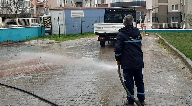 Salgınla mücadele kapsamında okullar ve hastaneler dezenfekte ediliyor