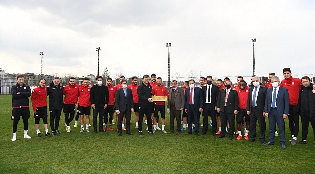 Samsunspor'a derbi öncesi baklava dopingi