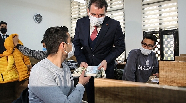 Şanlıurfa'da gençlere anlamlı hediye