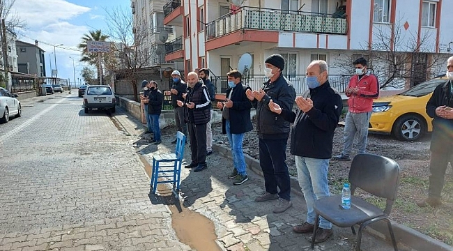 Sarımsaklı Yardımlaşma Derneği'nden Çanakkale şehitleri için hayır yemeği