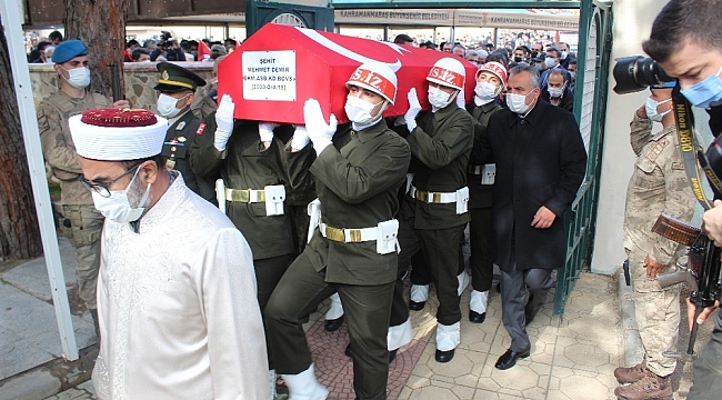 Şehit Astsubay Kıdemli Başçavuş Mehmet Demir son yolculuğuna uğurlandı