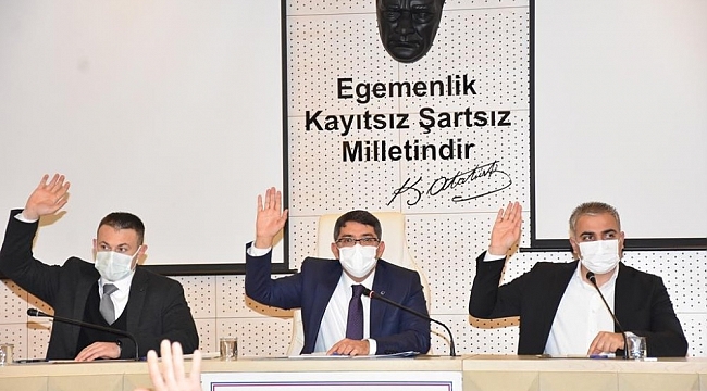 Şehzadeler Belediyesi esnafın pandemi yüküne omuz verdi