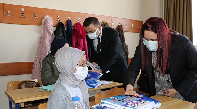 Siirt Valisi Hacıbektaşoğlu, eğitim kurumlarında incelemelerde bulundu