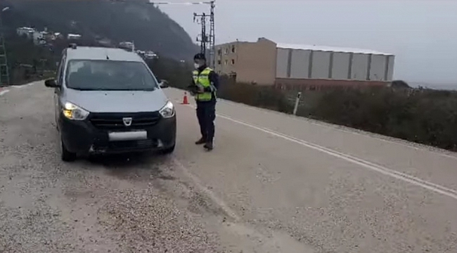 Sıkılıp gezmeye çıkan korona virüslü aile başka bir ile gezmeye gidince yakalandı