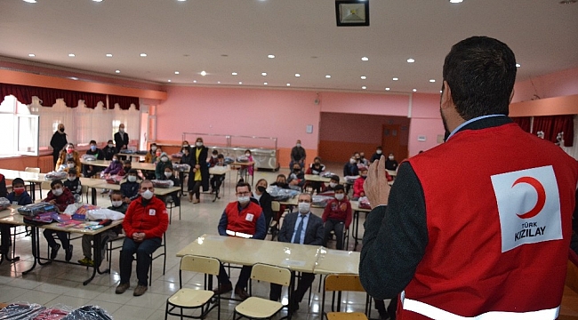 Sındırgı Kızılay'dan eğitime destek
