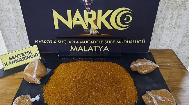 Sokak satıcılarına yönelik operasyonda 2 tutuklama