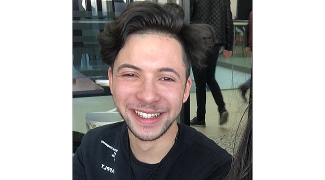 Sosyal medyada 'elveda' diyerek banyoda kendisini kemerle astı