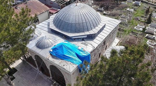 Tam 386 yıllık, 4.Murat'ın yaptırdığı caminin minaresi söküldü