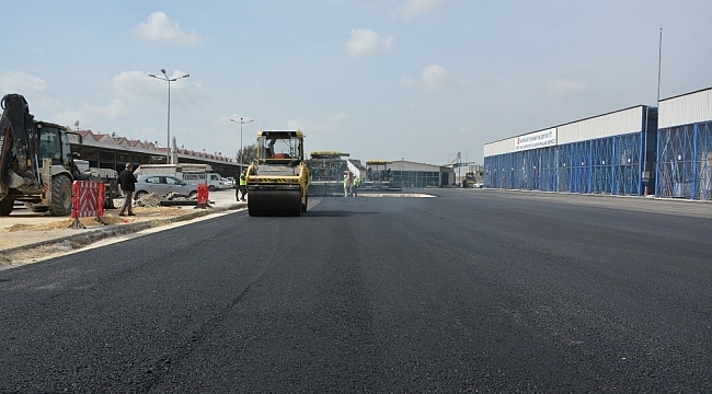 Tarsus Hal Kompleksinde sıcak asfalt serimi başladı