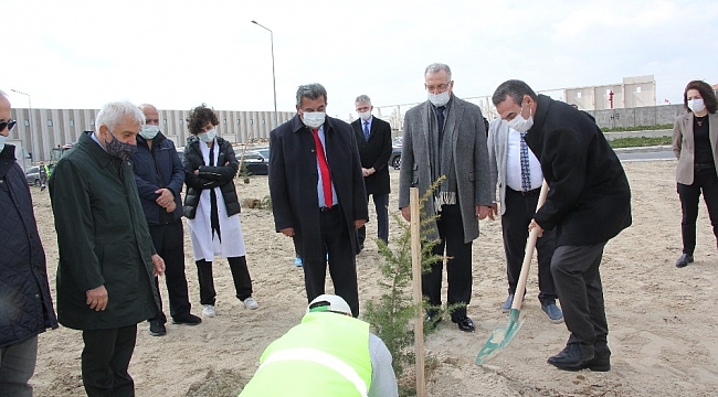 Tekirdağ'da sağlık çalışanları için binlerce fidan dikildi