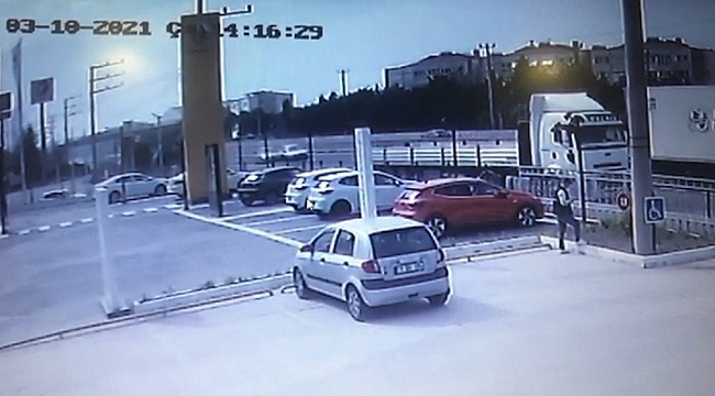 Tıra böyle çarptı...22 yaşındaki gençten acı haber