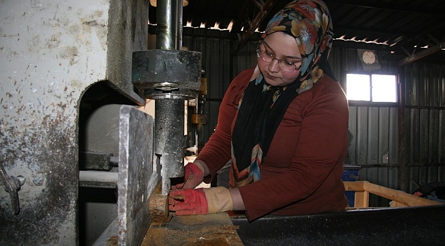 Tonluk mermerleri erkekler değil 'kadınlar' işliyor