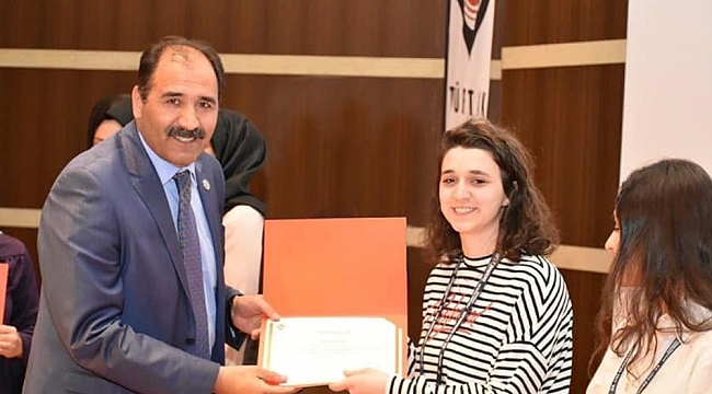 TÜBİTAK 2204A kategorisinde Erzincan Türkiye birincisi