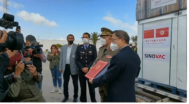 Tunus'a Sinovac aşıları ulaştı