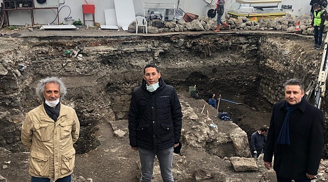 Turizmcilerden Hadrianus Limanı kalıntıları için 'Arkeopark' Teklifi