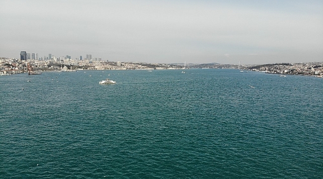 Turkuaza bürünen İstanbul Boğazı havadan görüntülendi