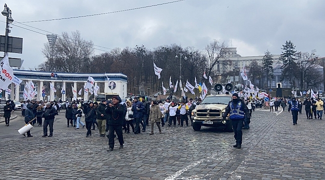Ukrayna'daki yeni karantina uygulaması 20 bin kişi tarafından protesto edildi