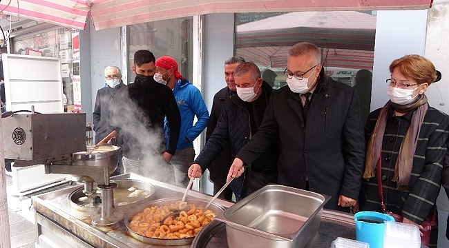 Uşak CHP, Çanakkale şehitleri için lokma döktürdü