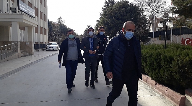 Uygulamada durdurulan yolcunun üzerinden bonzai çıktı
