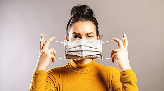 Uzun süre maske kullanımı ciltte tahrişe ve yağlanmaya neden oluyor