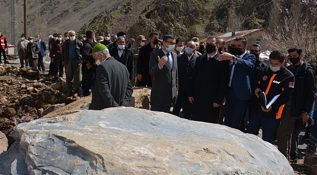 Vali Akbıyık sel bölgesinde incelemelerde bulundu