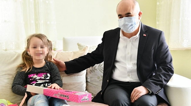 Vali Dağlı'dan öldüresiye darp edilen kadının küçük kızına moral