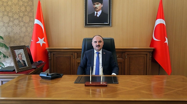 Vali Günaydın: "İstiklal Marşı'nın kabul edilişinin 100. yıl dönümünü kutlamanın haklı gururunu yaşıyoruz"
