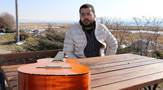 Vanlı mühendis koronadan ölen kız arkadaşı için şarkı yazıp klip çekti