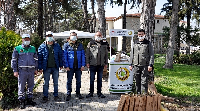 Vatandaşlara ücretsiz fidan dağıtıldı