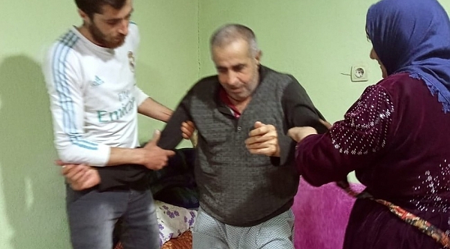 Yatağa mahkum olan vatandaş dışarıya çıkabilmek için akülü sandalye istiyor